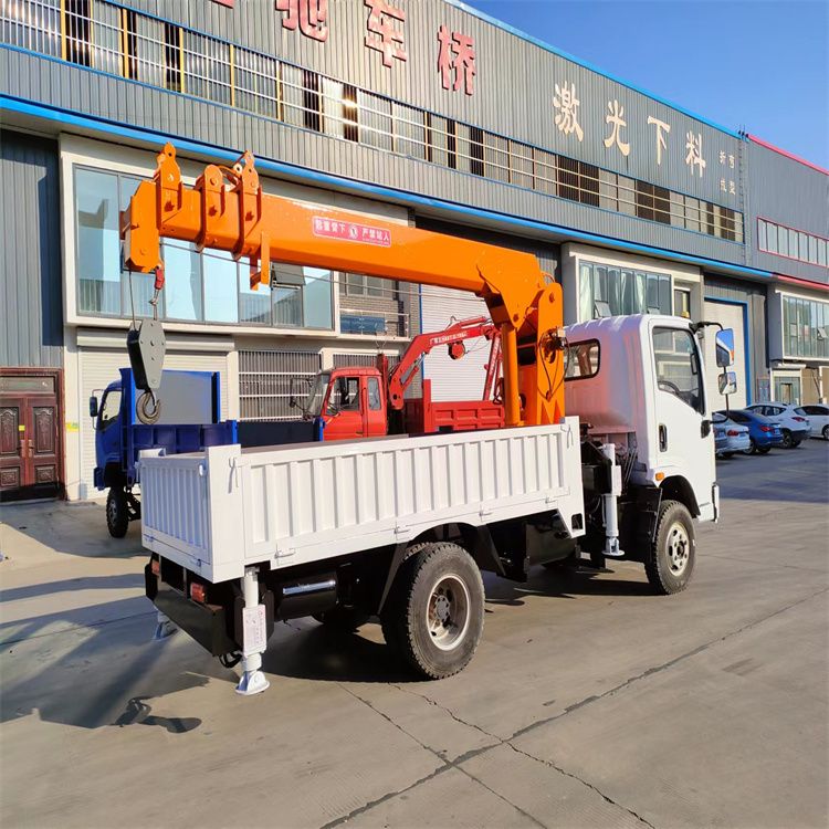 永清县三轮随车吊定制 农用改装机自备吊中瑞长期出售